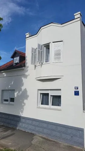 Aurora Inn