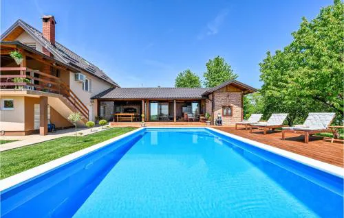 Nice Home In Nova Diklenica With Sauna