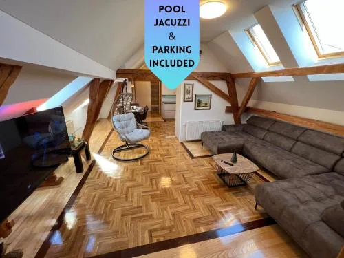 La Luna Rustic Deluxe Apartment with Pool & Jacuzzi, Bikes and Secured Parking