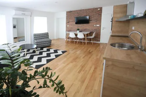 HOME APARTMANI I SOBE