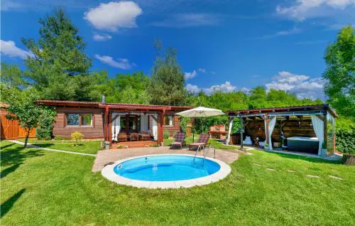 Amazing Home In Lopatinec With Jacuzzi
