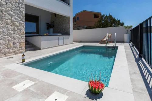 Mediterranean Villa next to Sea