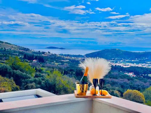 Luxury Villa Stella in a natural setting