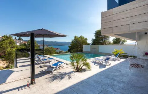 Villa Adria View Exklusive Villa am Meer mit Pool und BBQ für 8 Personen