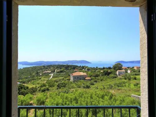 Apartment with sea view in Orasac