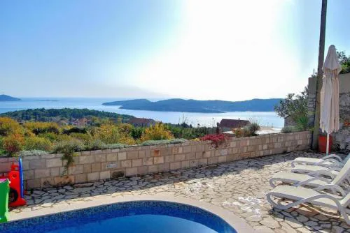 Five Bedroom Holiday Home with Pool