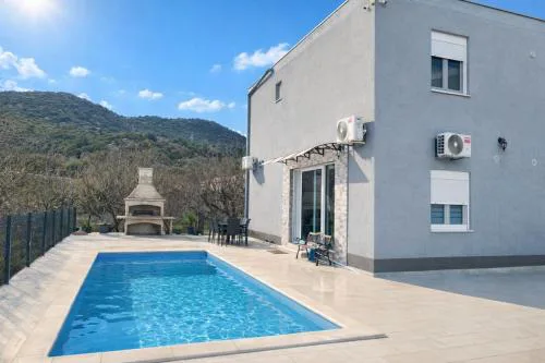 Apartment Ćulum