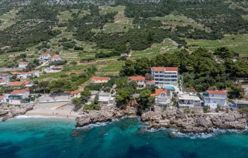 Beautiful Apartment In Dingac With Swimming Pool
