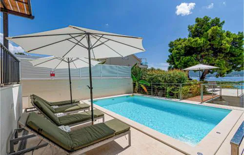 Stunning Home In Viganj