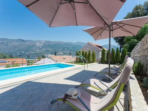 Romantic apartments Marko for 2 with pool and grill