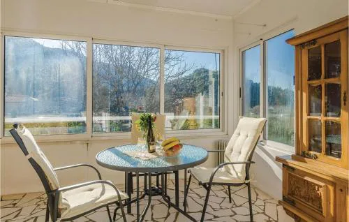 1 Bedroom Stunning Apartment In Zuljana
