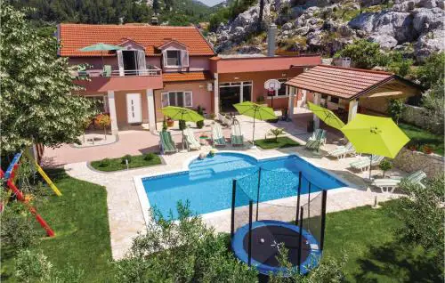 Lovely Home In Bacina With Wifi