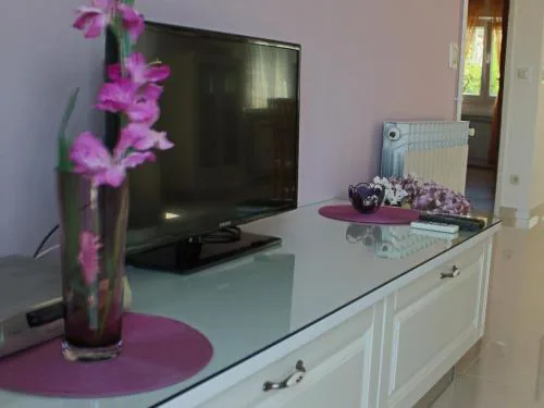 Apartment Siesta - Two-Bedroom Apartment with Balcony and Sea View