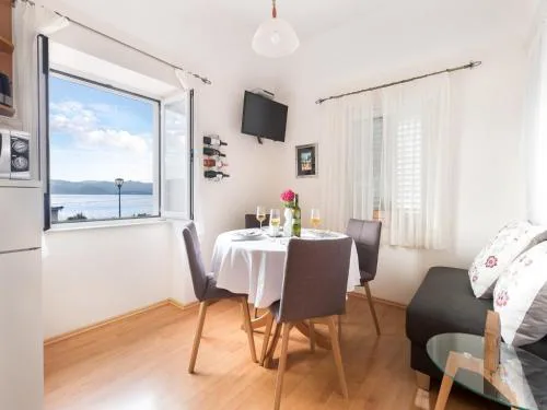 Apartments Lotea - Two-Bedroom Apartment with Terrace and Sea View