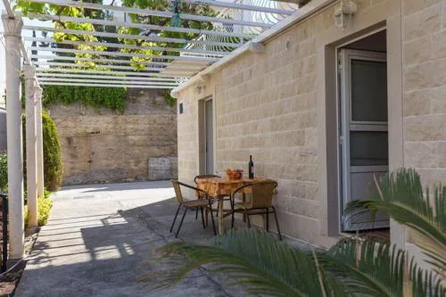 Apartments Milanovi - Superior Studio Apartment with Terrace and Garden View