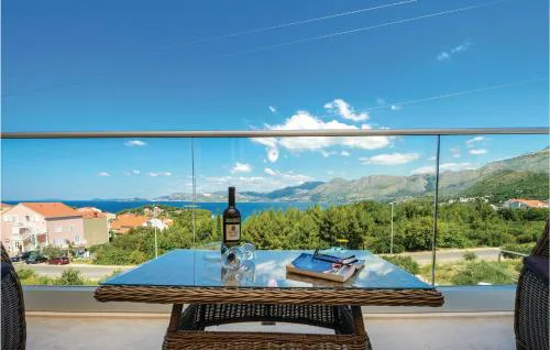 One-Bedroom Apartment In Cavtat