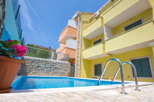 Sunrise Apartments