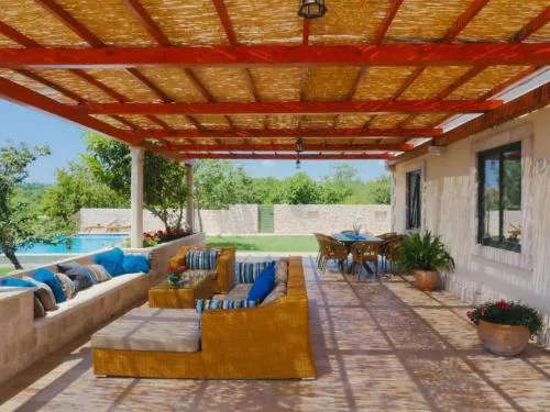 House with a Spacious Garden and Swimming Pool