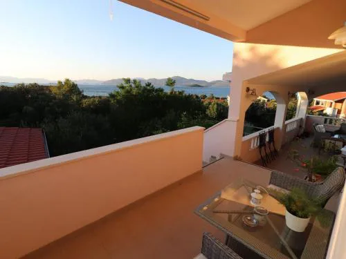 Apartments Sergej-Standard Studio apartment with Terrace and Sea View Nata a