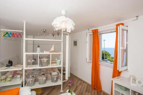 A bright hideaway