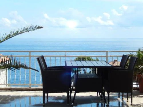 Amazing sea view apartments