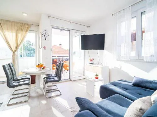 Apartment Anka - One Bedroom Apartment with Terrace