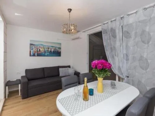 Apartment Hitri - One Bedroom Apartment with Terrace and Garden View