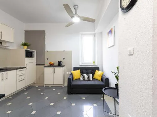Apartment Iva - One Bedroom Apartment with Balcony
