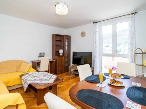 Apartment Klaudia - Two Bedroom Apartment with Balcony