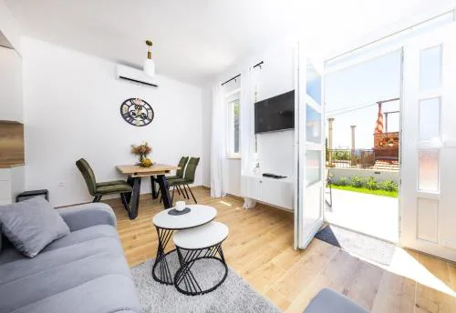 Apartment M