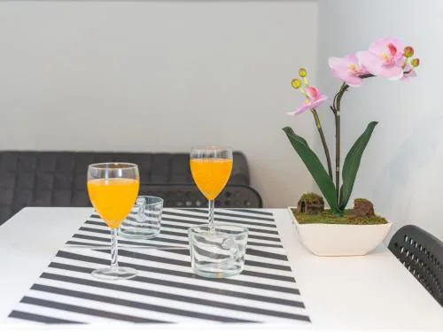 Apartment Marilyn - Two Bedroom Apartment with Terrace and Partial Sea View