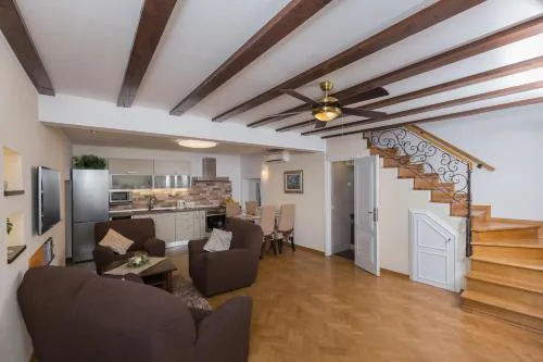 Apartment Maru Prestige