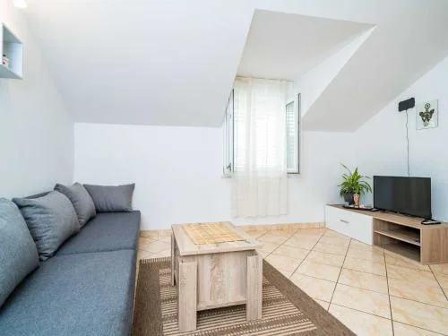 Apartment Matej - One Bedroom Apartment rtava s Dakse