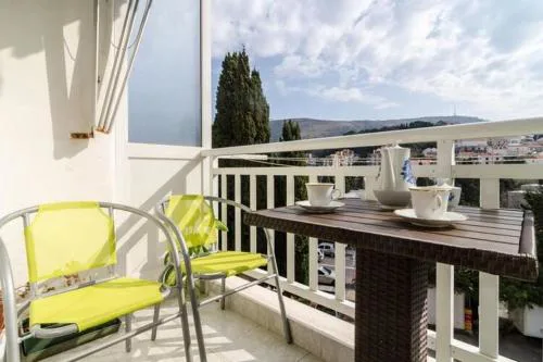 Apartment Nina - One Bedroom Apartment with Balcony