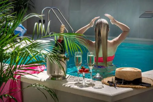 Apartment One B with Heated Private pool
