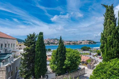 Apartment One , sea view , free parking