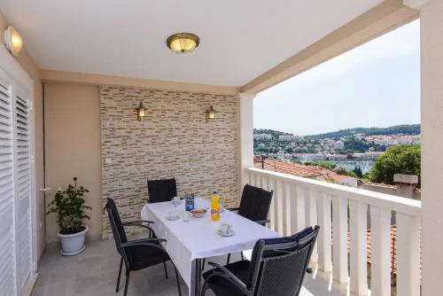 Apartment Violeta 1 with private terrace