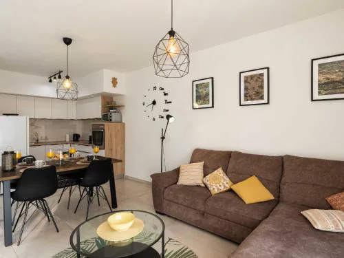 Apartment Why Not - Two Bedroom Apartment with Balcony