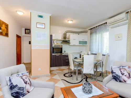 Apartments Nicol - Two-Bedroom Apartment with Terrace and Sea View