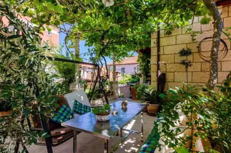 Apartments & Room Frane