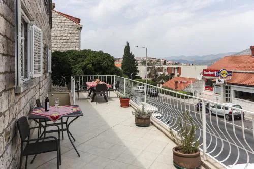 Apartments Sisic