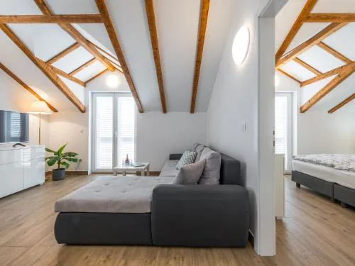 Apartments Terra - Comfort One Bedroom Apartment with Balcony and City View VELIKI