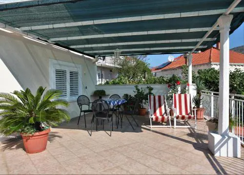 Appartement Lidija Mit Terrasse Und Meerblick