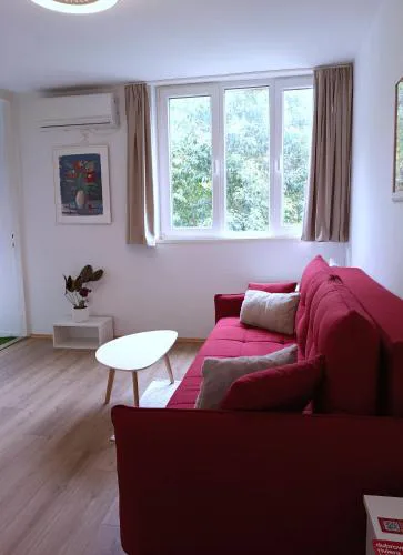 DeMass Apartment - Cozy, Free Parking and WiFi