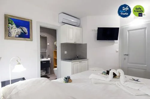 Dubrovnik Throne Suite I