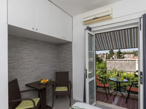 Guest House Bradas-Double Room with Shared Bathroom No3