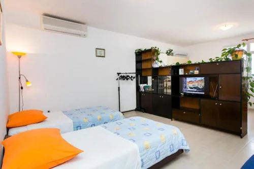 Guest House Old Town View - One Bedroom Apartment with Terrace and Sea View - A 3 2 Charming