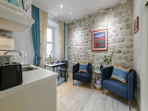 L & L Old Town Apartments - Studio Apartment Lacroma