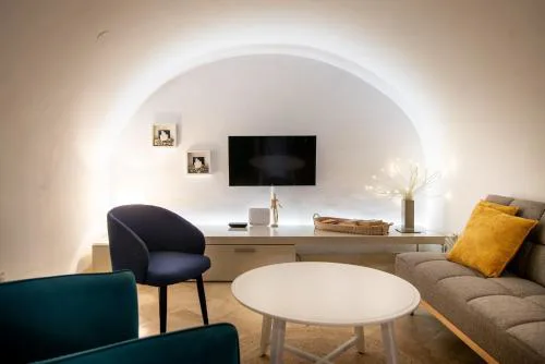 LUAN OLD TOWN APARTMENT by DuHomes