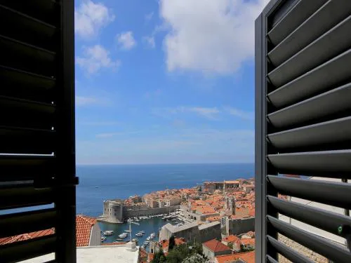 Luxury Amarin Apartment